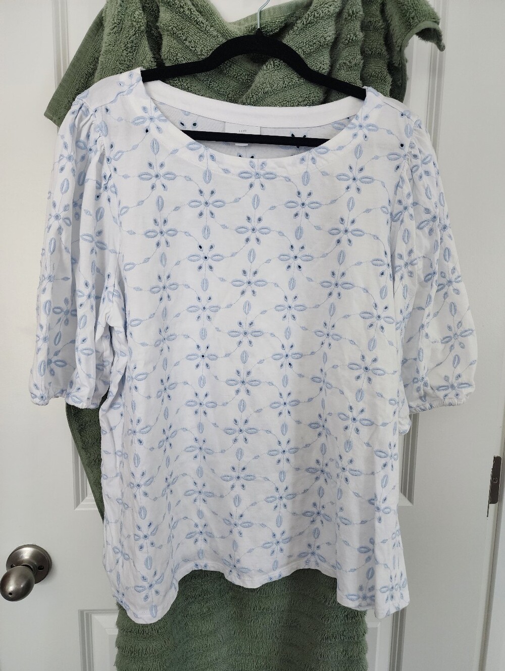 J. Jill White Top with Light Blue Floral Geometric Embroidery Pattern. Size XL.